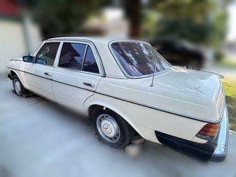Mercedes-Benz 240d