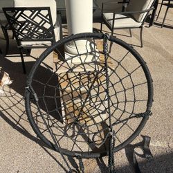40” Round Webbed Outdoor Swing. 