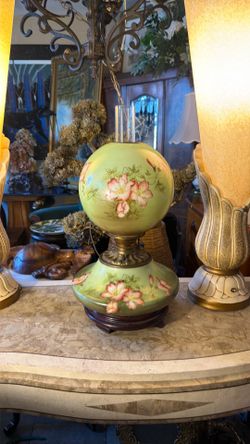 Beautiful Antique hand painted table lamp