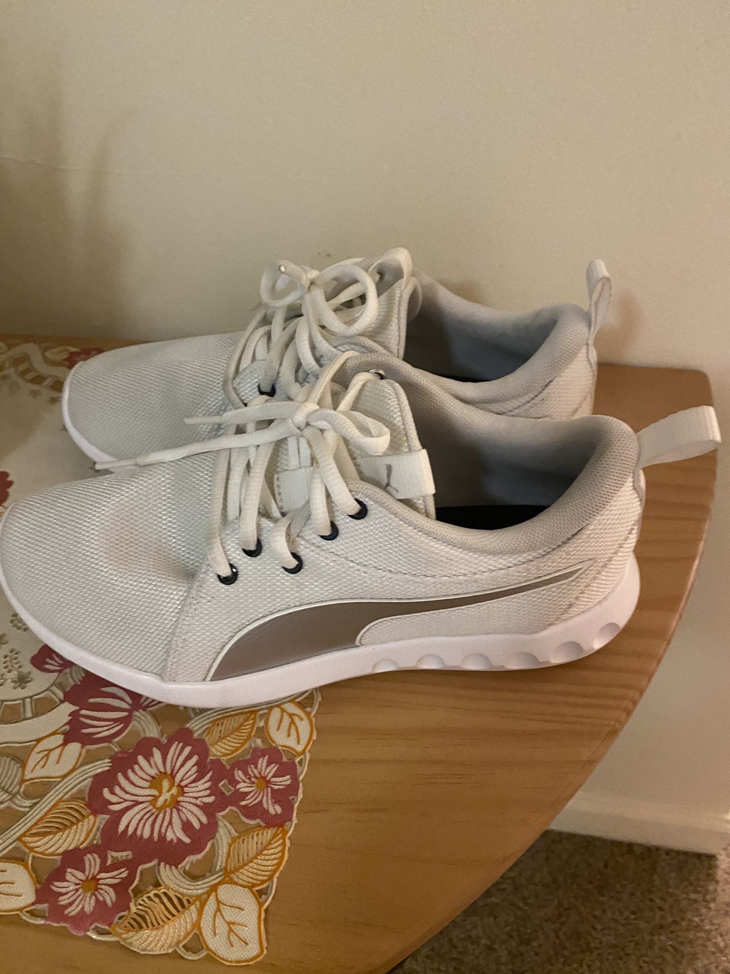 Puma White Shoes Size 7