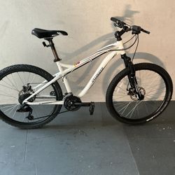 BICYCLE SPECIALIZED 21 SPEED SIZE 26 BRAND NEW 