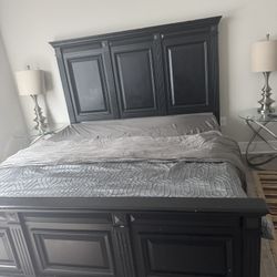 KING BED FOR SALE SERIOUS INQUIRIES ONLY!!!!!