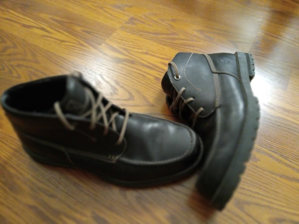 TIMBERLAND MEN'S GENUINE LEATHER HIKING B00TS (10.5 MEDIUM)