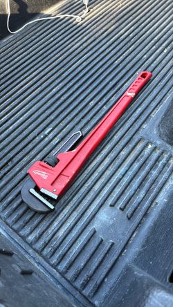 Milwaukee 36” Pipe Wrench  New