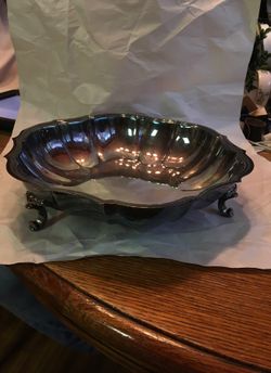 Vintage Chippendale International Silver Company 3 foot plated serving bowl