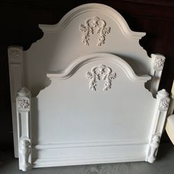 🥰TWIN SIZE  WHITE COLOR BED FRAME- SOLID WOOD 🥰