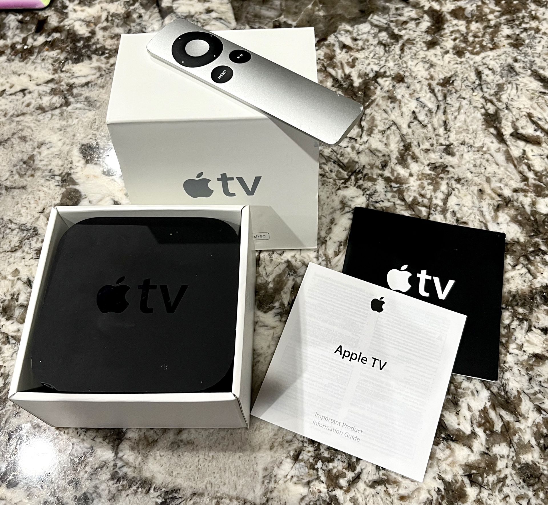 Apple TV MD199LL/A with box and remote