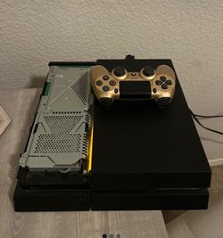 Sony PlayStation 4 Console with Controller