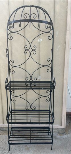 Vintage Garden & Coffee Bar Station – Ornate Metal Baker’s Rack