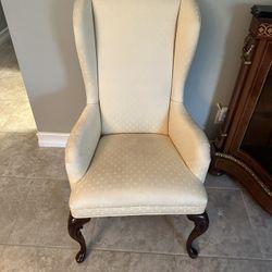 Accent  Chairs 