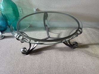Glass table . Great condition