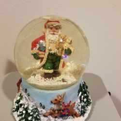 Santa Snow Globe Tune: I'm Dreaming Of A White Christmas 