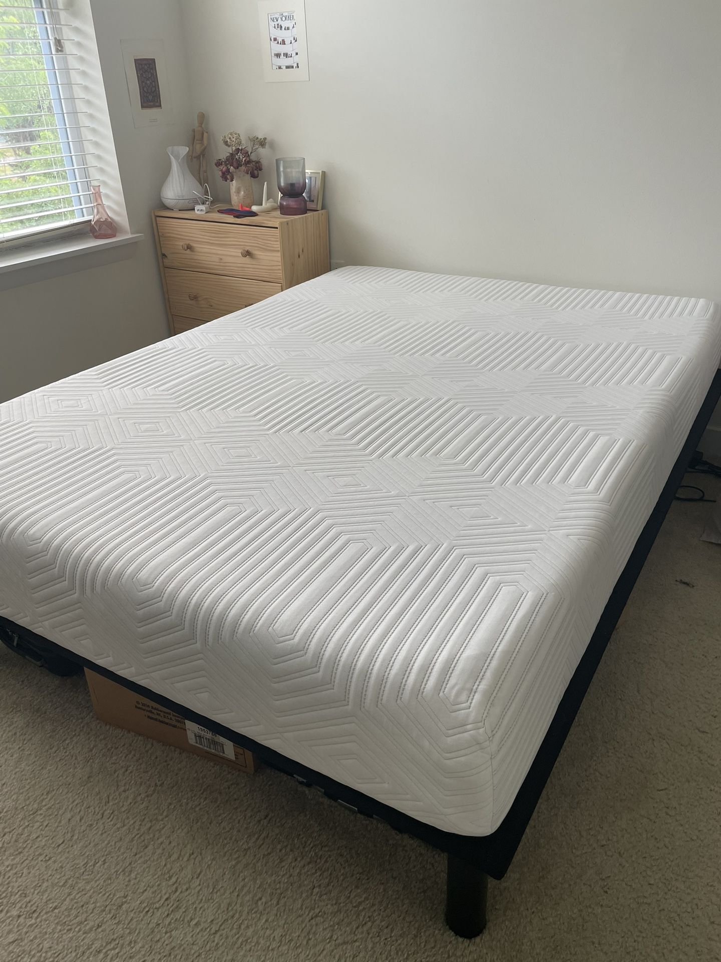 Full Size Memory Foam Mattress With Adjustable Frame And Remote 