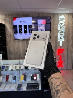 Brand New Apple iPhone 17 Pro Max 256 GB - Silver (Unlocked) + Warranty