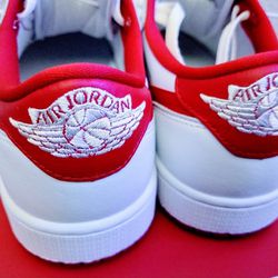 Nike Air Jordan 1 OG Varsity Red Brand New Size 8.5 Men's 