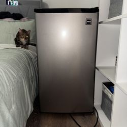Mini Refrigerator 
