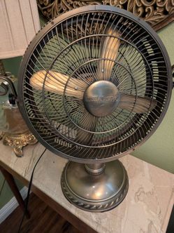 Design Accents Vintage Style Metal Desk Fan