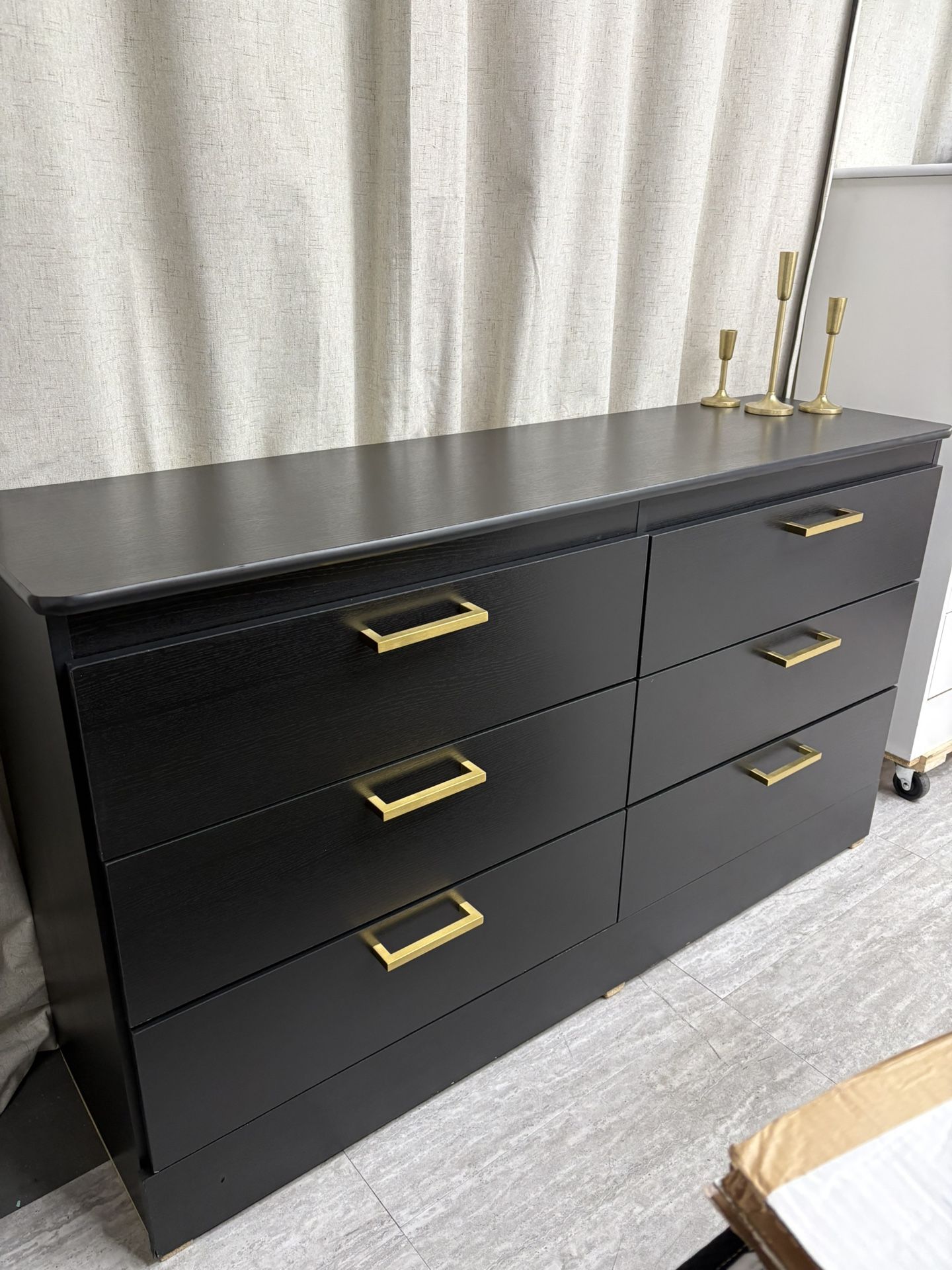 NEW BLACK DRESSER WITH GOLD HANDLES - www.ice4pros.com.br