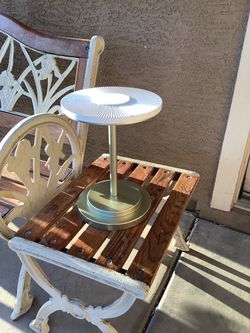 Cake stand