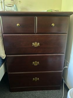 Voyage wood dresser