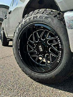 20x10 Rims and Tires 35/1250/20