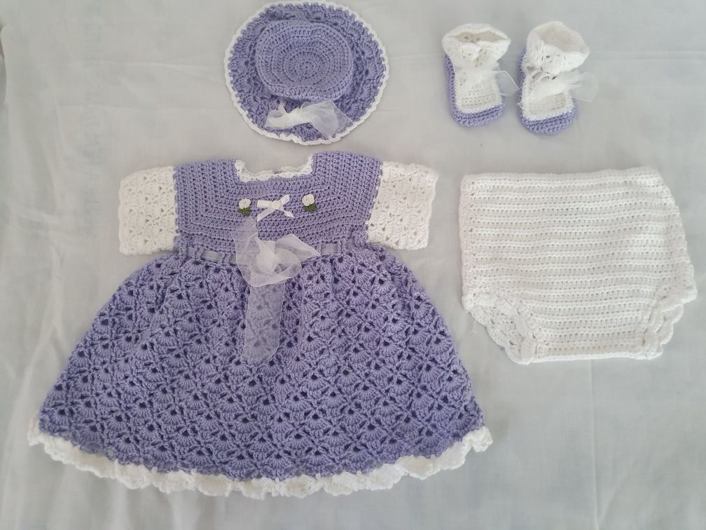 Elegant violet and white handmade set. 100% wool. Fits 6 to 24 mo.