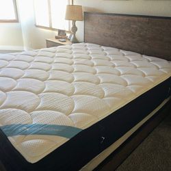 The DreamCloud, Cal King, Like New, Perfect Condition