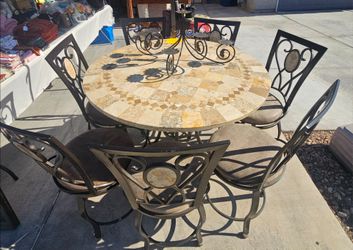 Kitchen Table & Chairs