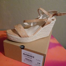 Womens *new In Box* Ankle Strap Wedges Size 10