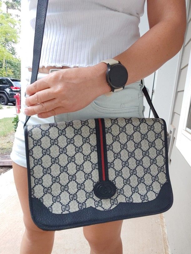 Authentic Vintage Gucci Interlocking GG Monogram Supreme Sherry Web Messenger Crossbody Bag