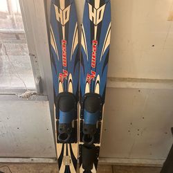 Water skis