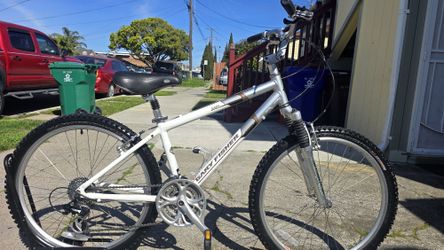 Gary Fisher Mountain Bike Small Size 
Great Condition Ready to Ride
