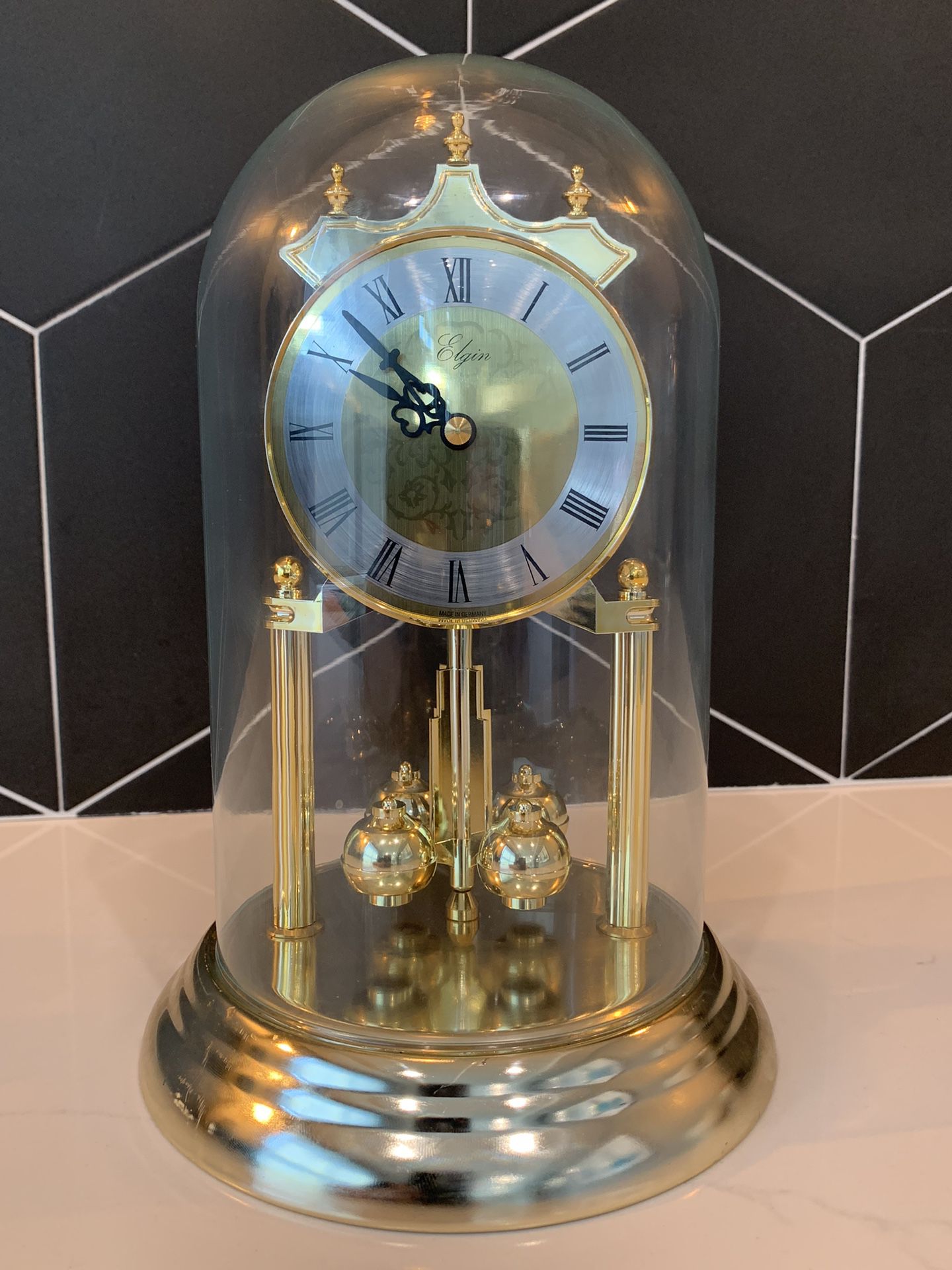 Elgin American Glass Dome Quartz Anniversary Clock Rotating Pendulum Works