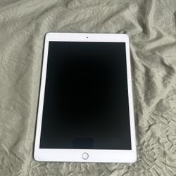iPad 8th Gen 128 GB