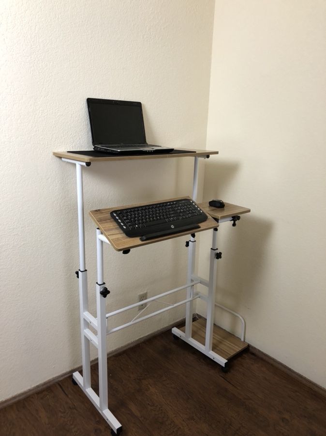 Standing desk height adjustable tilt computer desk presentation