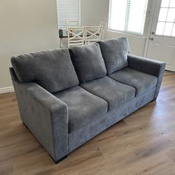 New Couch With Pullout Bed