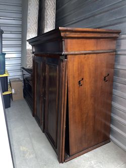 Free Armoire