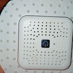 Bluetooth  Showerhead  with  Detachable  Speaker
