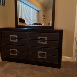 Dresser, Mirror Two Nightstands And Two Lamps