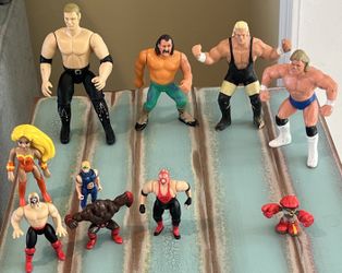 Wrestling figures assorted