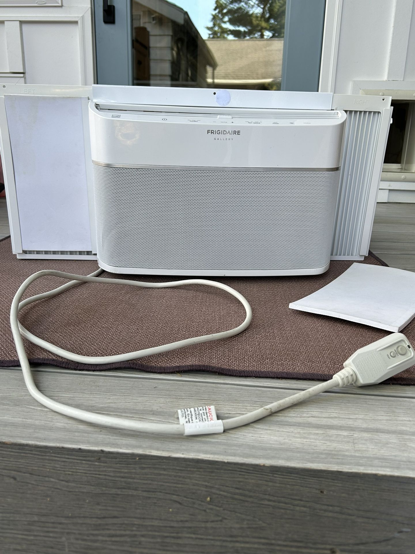 Frigidaire Window Air conditioning (AC) Unit PLUS Stand