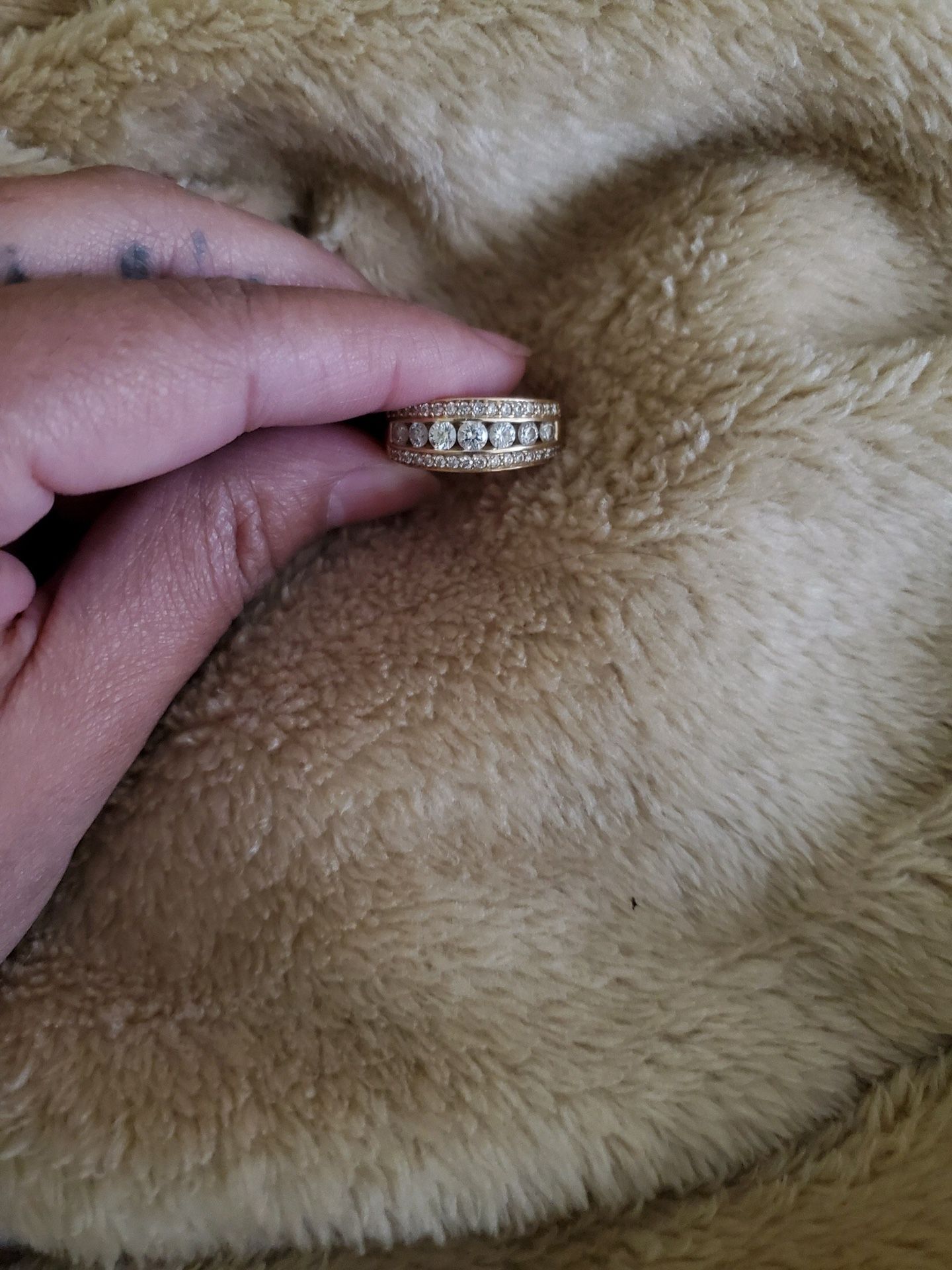 Wedding ring. Gold.