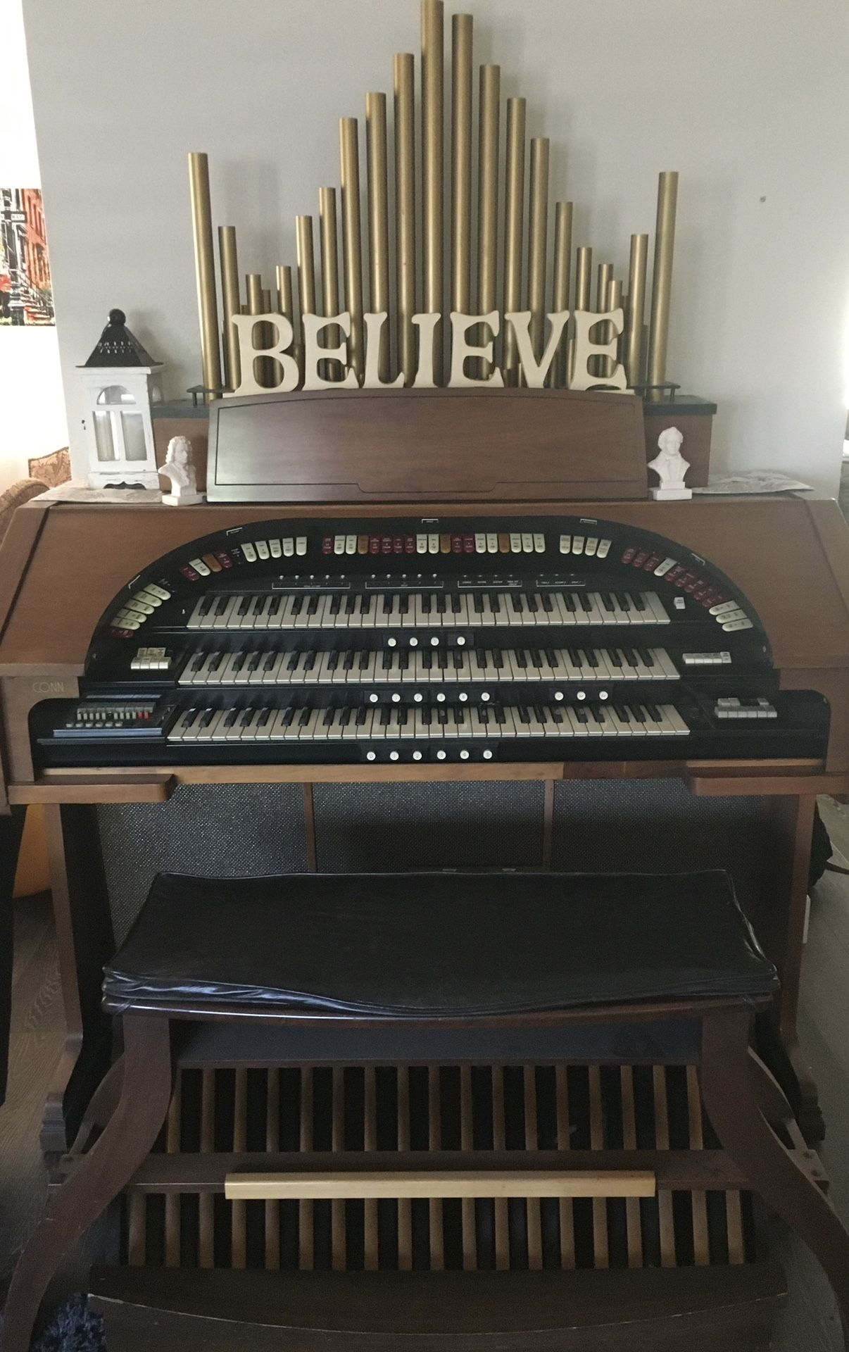 Conn Deluxe Theater Organ
