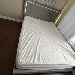 Queen Size Bed And Mattress 
