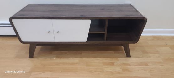 TV Stand Walnut Finish. New