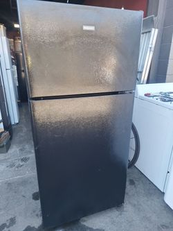APARTMENT SIZE REFRIGERATOR (28"WIDE)