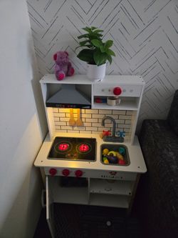 Play kitchen.