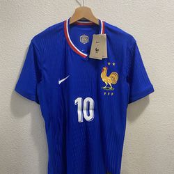 France Home (10) Mbappe Player Version Jersey 24/25’ 