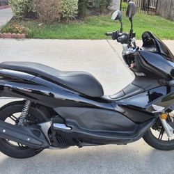 2013 Honda PCX 150 - 6,683 miles
