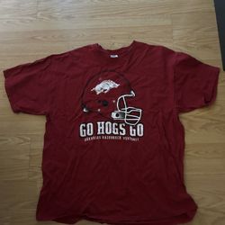 Arkanasa Razorbacks Go Hogs Football. 2XL Mens shirt